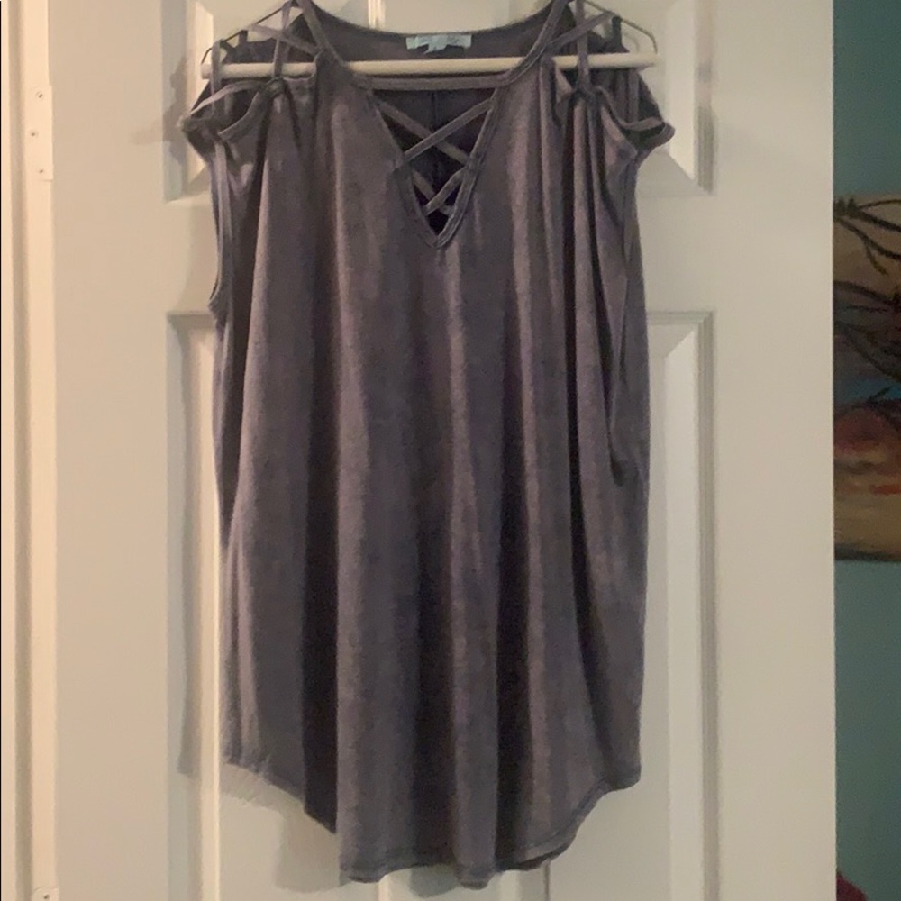 Criss cross shoulder